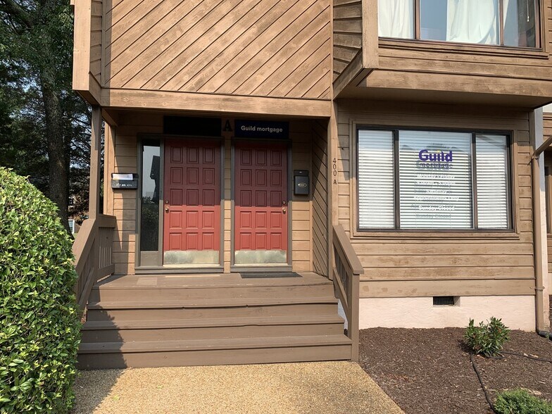 More Photos Of 400 Southlake Blvd, Richmond Office For Lease