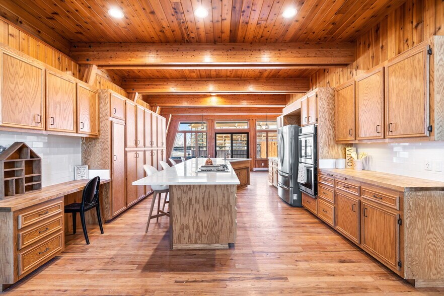 More Photos Of 13231 Dillon St, Brighton Specialty For Sale