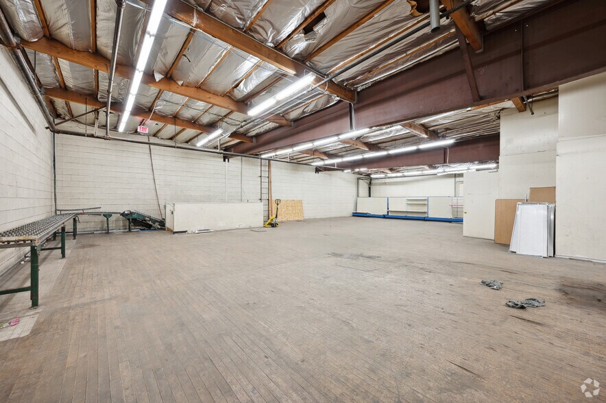 More Photos Of 5270 W Sunset Blvd, Los Angeles Freestanding For Lease