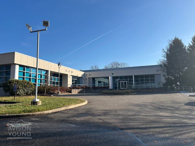 Primary Photo Of 1 Parrott Dr, Shelton Light Distribution For Sale