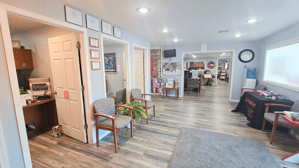 More Photos Of 1801 S National, Fort Scott Convenience Store For Sale