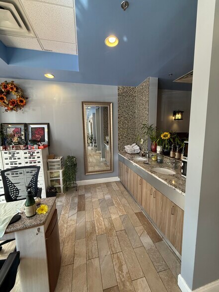 More Photos Of 1901 West St, Annapolis Apartments For Lease