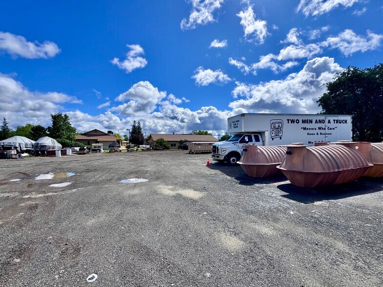 More Photos Of 1593 Beltline Rd, Redding Manufacturing For Lease