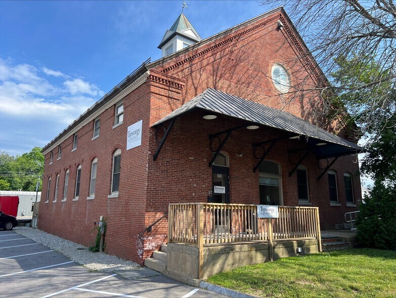 More Photos Of 650 Islington St, Portsmouth Office For Lease