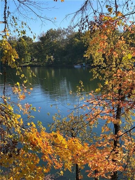More Photos Of Grand Ave, Pittsburgh Self Storage For Sale