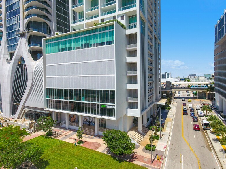 More Photos Of 1040 Biscayne Blvd, Miami Apartments For Sale