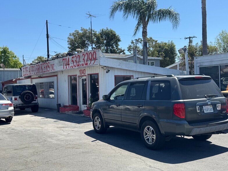 More Photos Of 1040 W Chapman Ave, Orange Auto Dealership For Sale