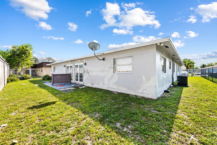 More Photos Of 3910 NW 30th Ter, Lauderdale Lakes Apartments For Sale