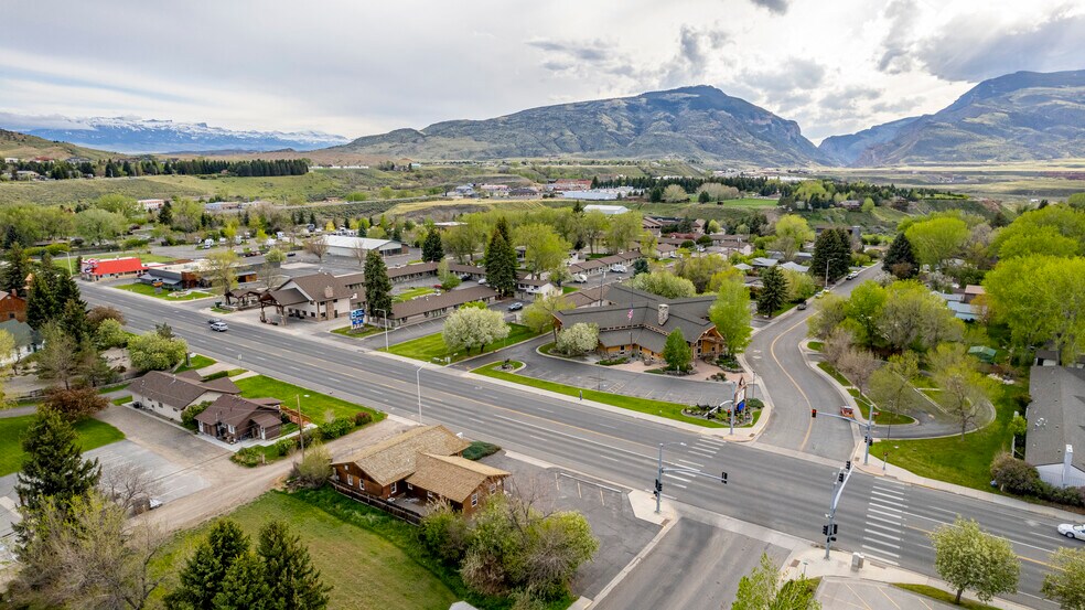 More Photos Of 802 Canyon Ave, Cody Office For Sale