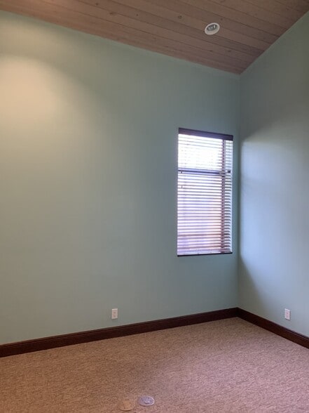 More Photos Of 1025 W Indiantown Rd, Jupiter Office For Lease