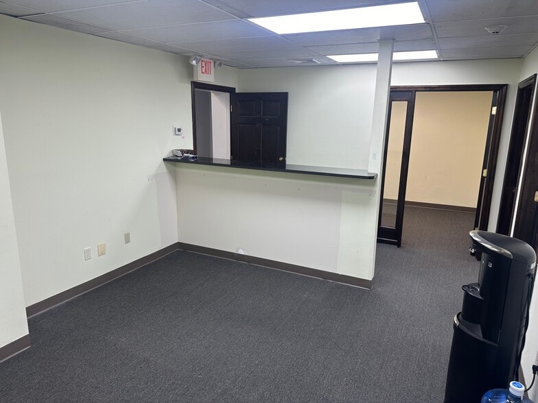 More Photos Of 188 Eagle Rock Ave, Roseland Office For Lease