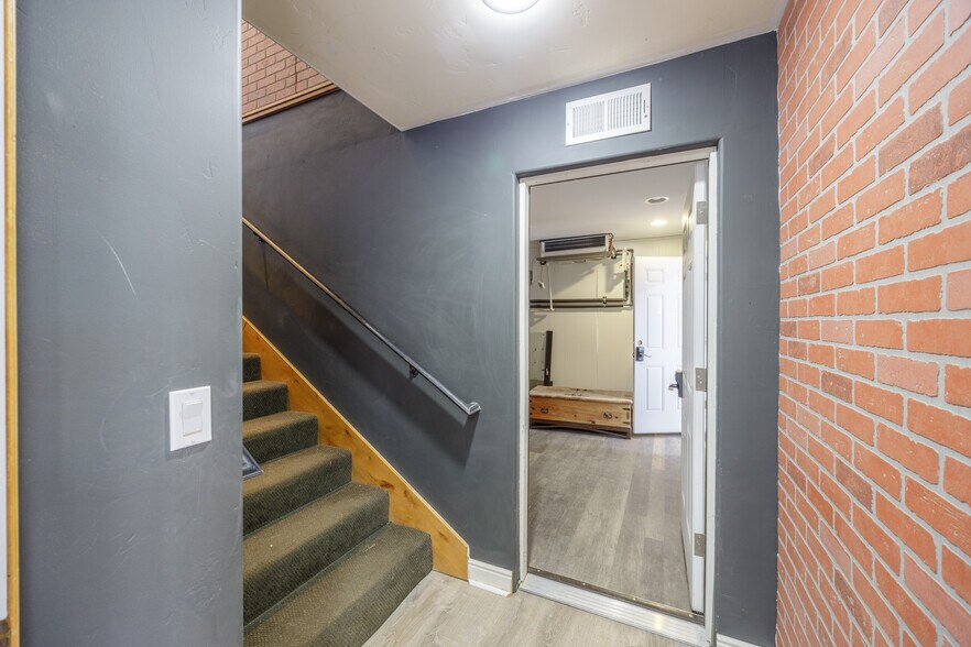 More Photos Of 40833 Highway 6, Avon General Retail For Sale