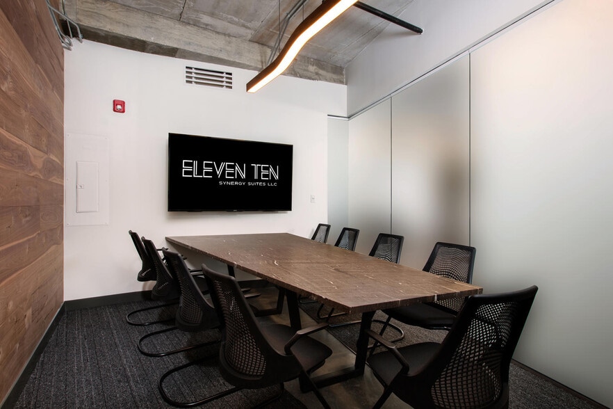 More Photos Of 1110 Pine Ridge Rd, Naples Office For Lease