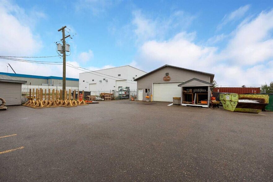 More Photos Of 195 Mackay Cres, Fort McMurray Warehouse For Sale