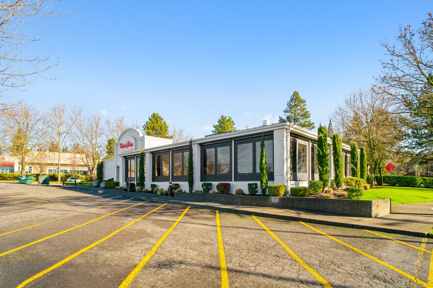 More Photos Of 10205 SW Washington Square Rd, Portland Restaurant For Sale