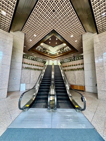 More Photos Of 1100 Alakea St, Honolulu Office For Sale