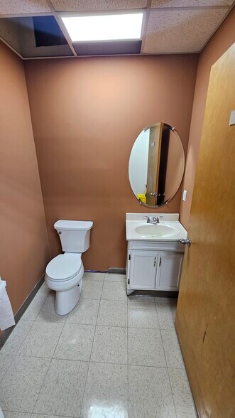 More Photos Of 7131 Rising Sun Ave, Philadelphia Office For Lease