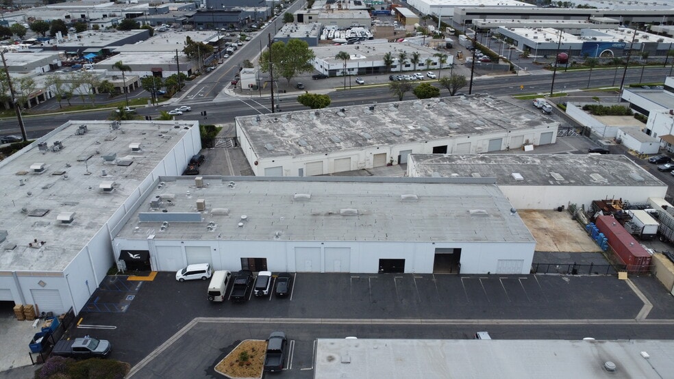 More Photos Of 3220-3226 W Pendleton Ave, Santa Ana Warehouse For Sale