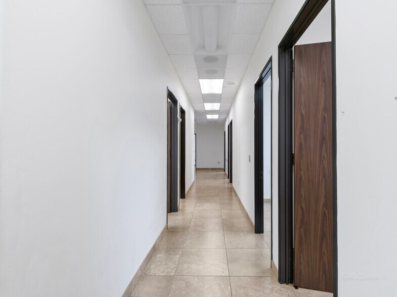 More Photos Of 714 S Peek Rd, Katy Medical For Lease