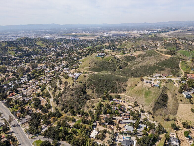 More Photos Of 10131 Johanna Ave, Sunland Land For Sale