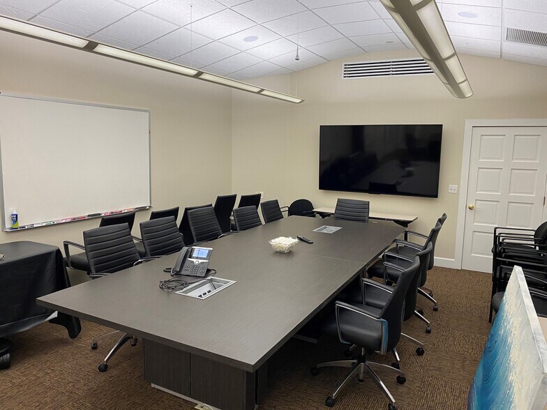 More Photos Of 7351 Office Park Pl, Melbourne Office For Sale