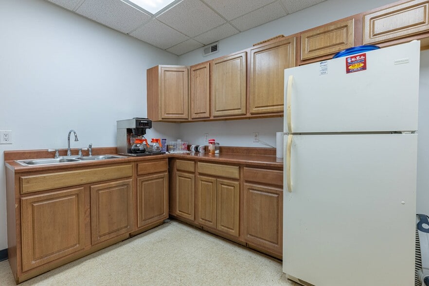 More Photos Of 1240 Stanley Ave, Dayton Warehouse For Sale