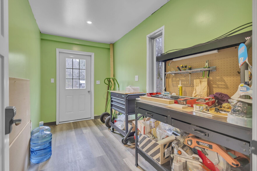 More Photos Of 106 Carr St, Nicholson Assisted Living For Sale