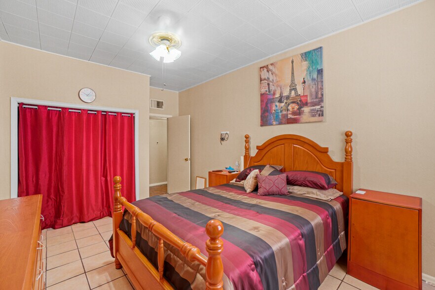 More Photos Of 10108 Socorro Dr, El Paso General Retail For Sale