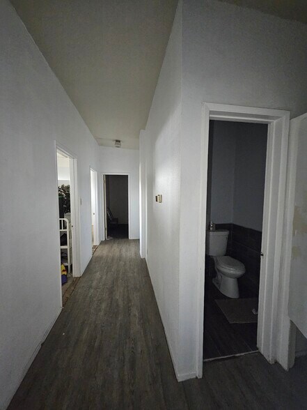 More Photos Of 6829 Crenshaw Blvd, Los Angeles Industrial For Sale