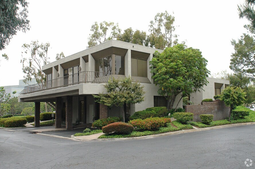 More Photos Of 4700 Teller Ave, Newport Beach Office For Lease