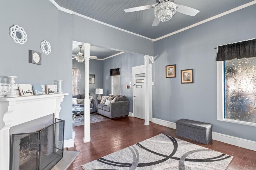 More Photos Of 450 S Oak St, Jackson Storefront Retail Office For Sale