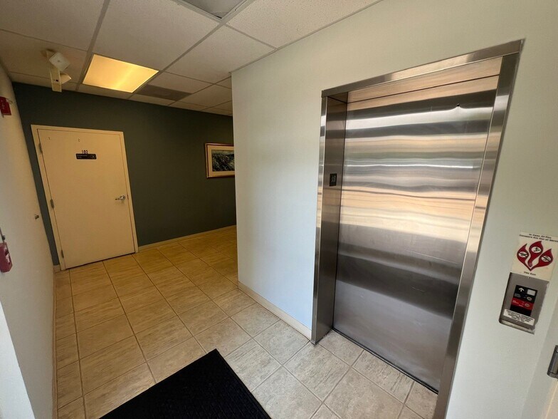 More Photos Of 2810 St Isabel St, Tampa Medical For Lease