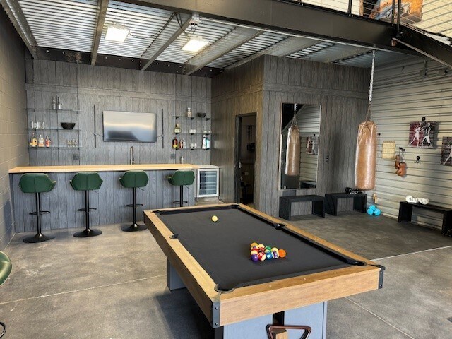 More Photos Of 15431 Fitzhugh Rd, Dripping Springs Showroom For Sale