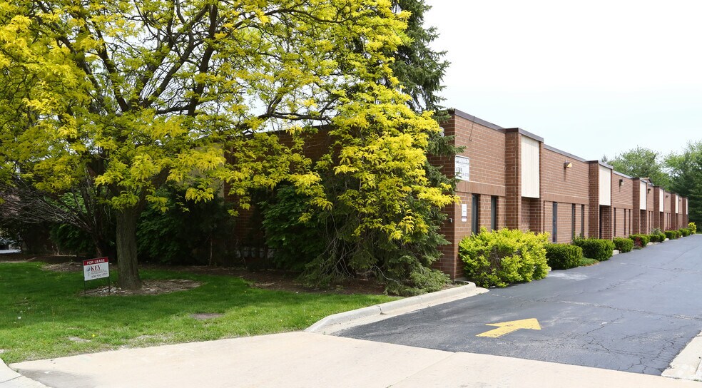 More Photos Of 737-753 N Edgewood Ave, Wood Dale Warehouse For Lease