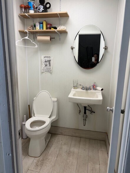 More Photos Of 155 Main St, Farmingdale General Retail For Lease