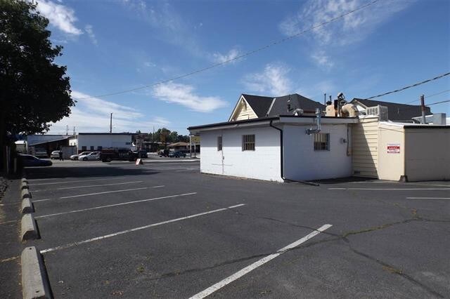 More Photos Of 2606 N Monroe St, Spokane Restaurant For Lease