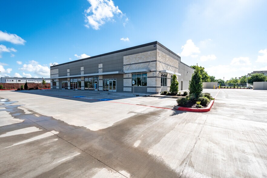 More Photos Of 3515 Canada Rd, La Porte Flex For Lease