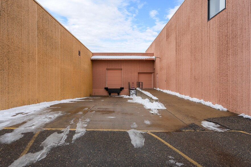 More Photos Of 2401 Highway 13 W, Burnsville Warehouse For Sale
