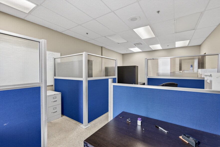 More Photos Of 310 Pennington Dr, Paris Manufacturing For Sale