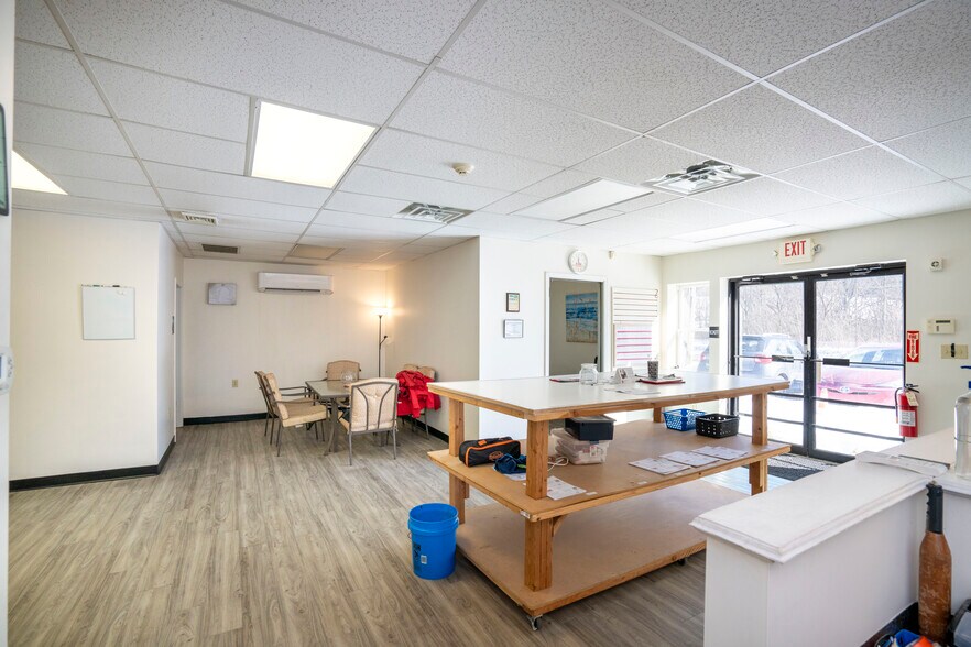 More Photos Of 3340 E Pleasant Valley Blvd, Altoona Freestanding For Sale