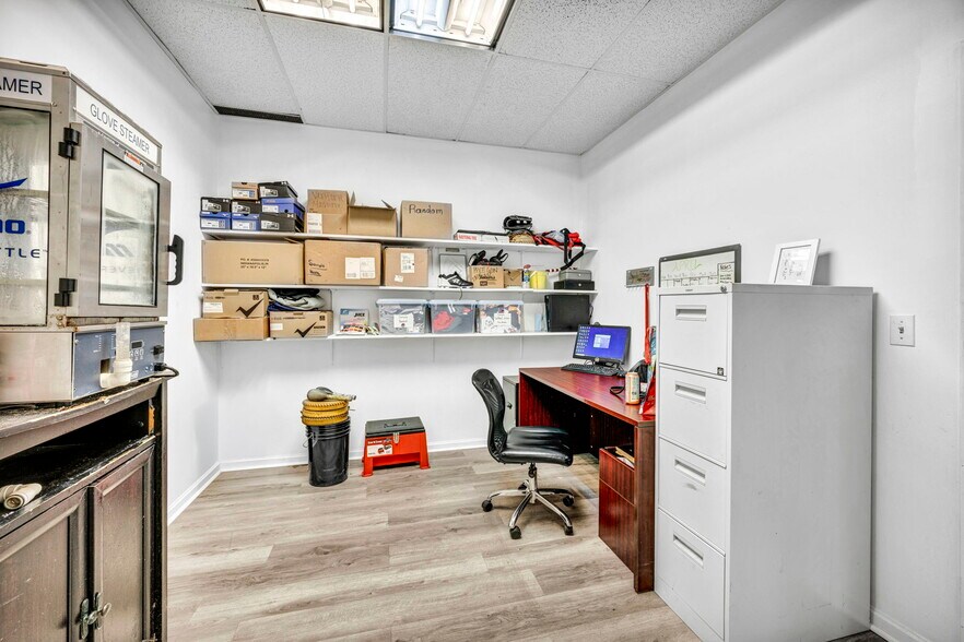 More Photos Of 9431 Mentor Ave, Mentor Freestanding For Sale