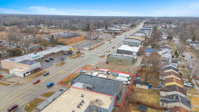 More Photos Of 13920 E 9 Mile Rd, Warren Warehouse For Lease