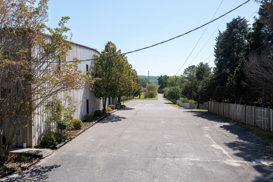 More Photos Of 419 Phillipians Blvd, Pelham Specialty For Sale