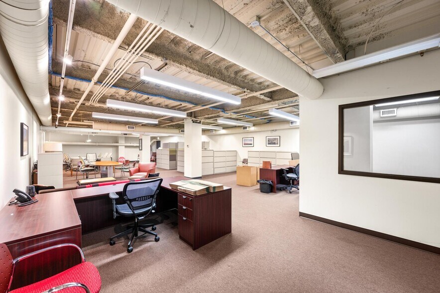 More Photos Of 1617-1619 N Clybourn Ave, Chicago General Retail For Sale