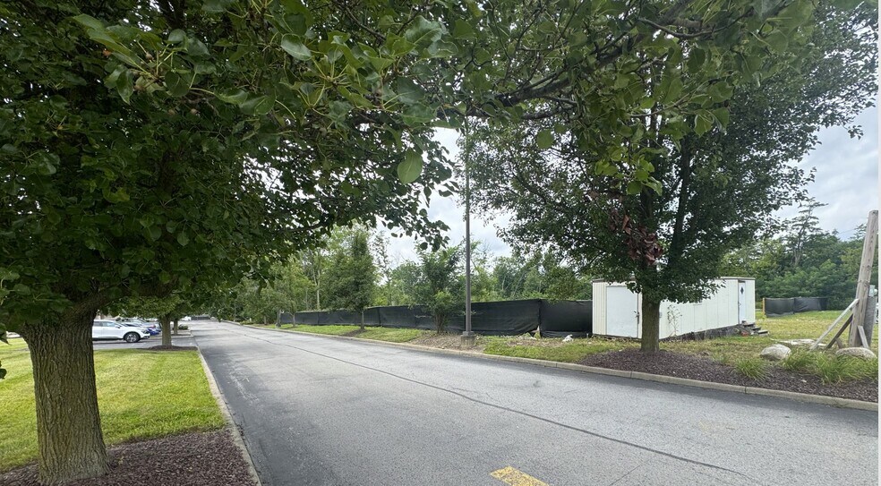 More Photos Of 10 Victoria Rd, Austintown Land For Lease