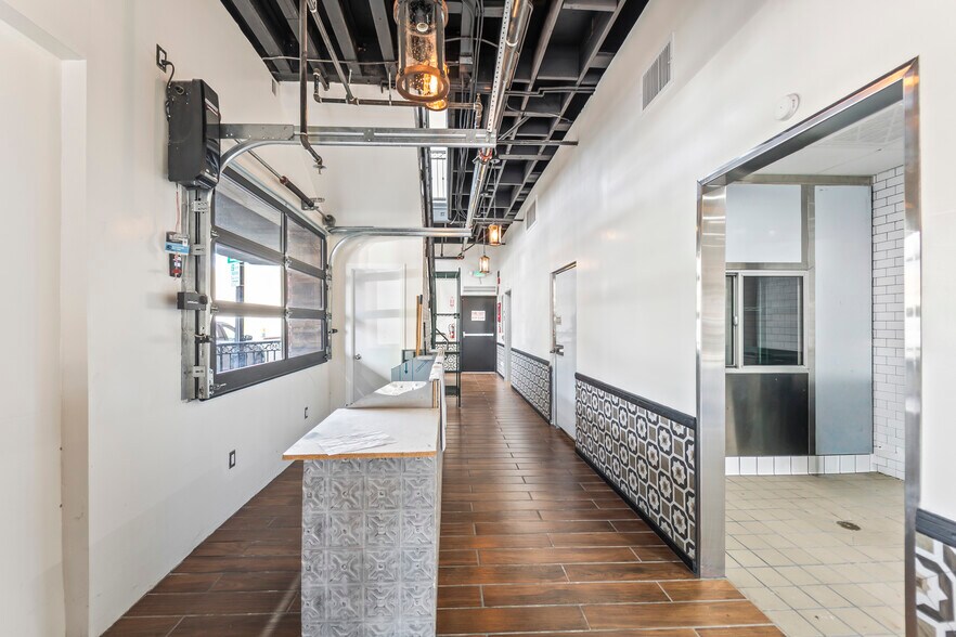 More Photos Of 11100 Downey Ave, Downey Restaurant For Sale
