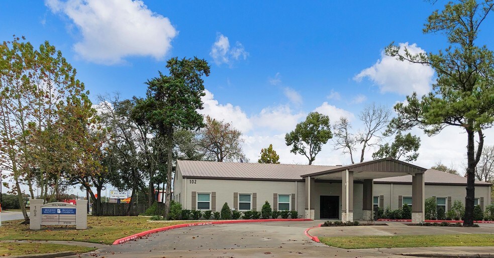 More Photos Of 102 E Walker St, League City Office For Lease