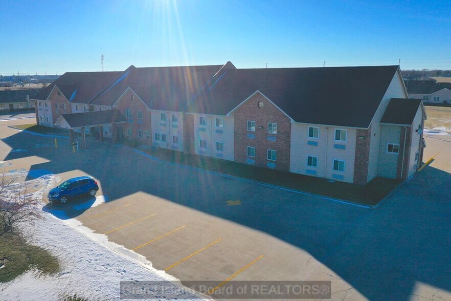 More Photos Of 2620 N Diers Ave, Grand Island Hotel For Sale