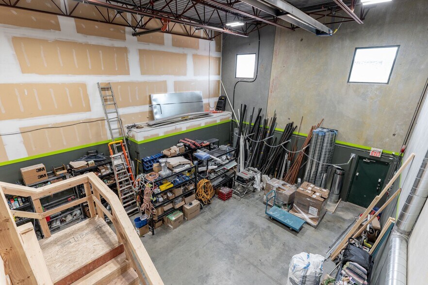 More Photos Of 2071 Kingsway Ave, Port Coquitlam Flex For Sale