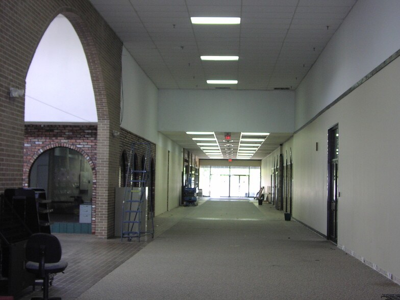 More Photos Of 1000 W Main St, Dothan General Retail For Sale